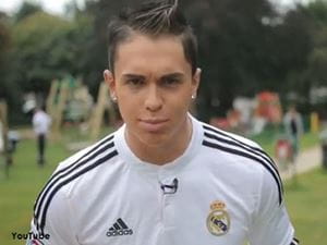 Youtuber se disfraza de Cristiano Ronaldo para conquistar chicas