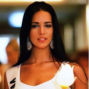 la modelo monica spear