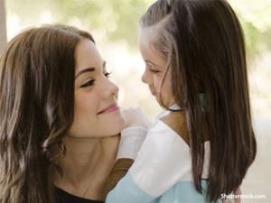 mother-chatting-with-daughter