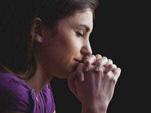 woman praying