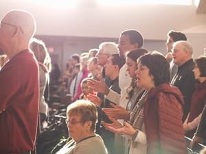 christian congregation praying