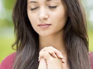 Woman praying 