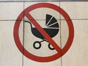 No kids allowed sign