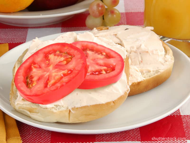 Bagel with Tomatoes