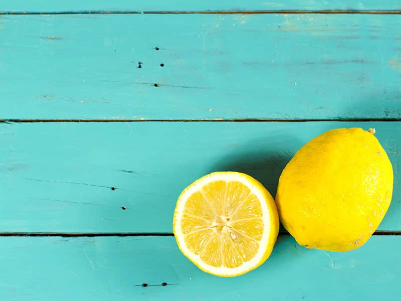 4 Healthy Recipes That Use Lemons