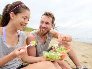 Friends-lunch-healthy