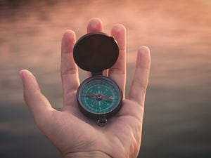 inspiration-journey-compass-hand-travel 