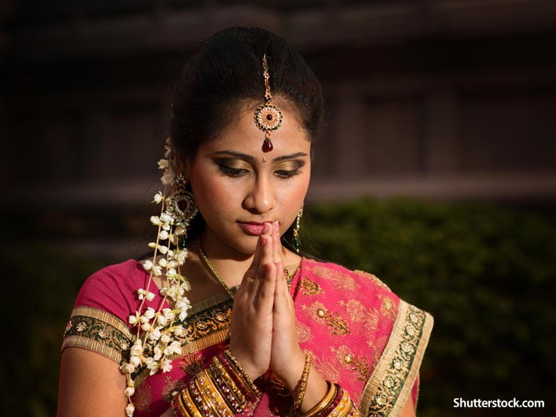 Hindu woman praying