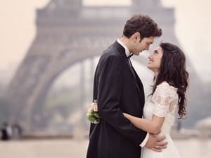 Bride and groom in Paris