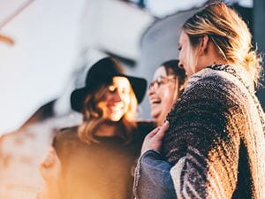 friends-women-laughter-fall-outside