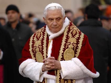 The Pope's Clothes, and What They Mean | Religious Clothing ...