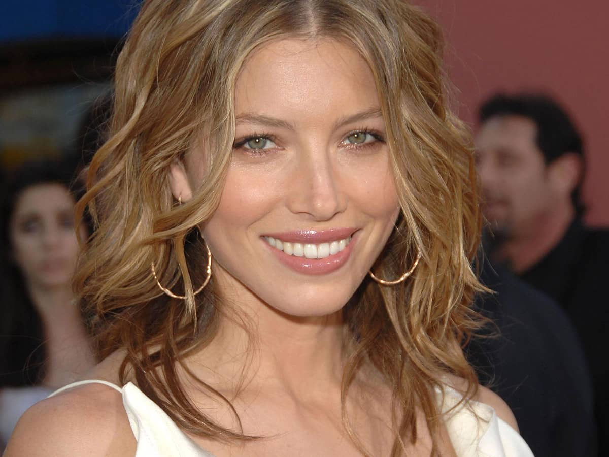 What Religion Is Jessica Biel? - Beliefnet