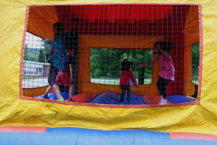 kids in bounce house