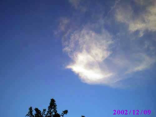Angel Sightings - Angel Holding the Sun Image shared by ...