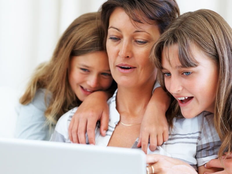 9 Tips to Protect Your Kids Online