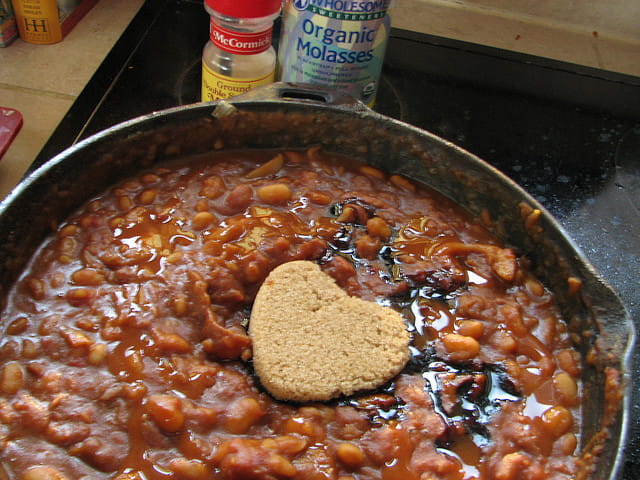 Baked Beans Recipes | Ol' Settlers' Baked Beans | Delicious Baked Bean Recipes | Baked Beans - Belie