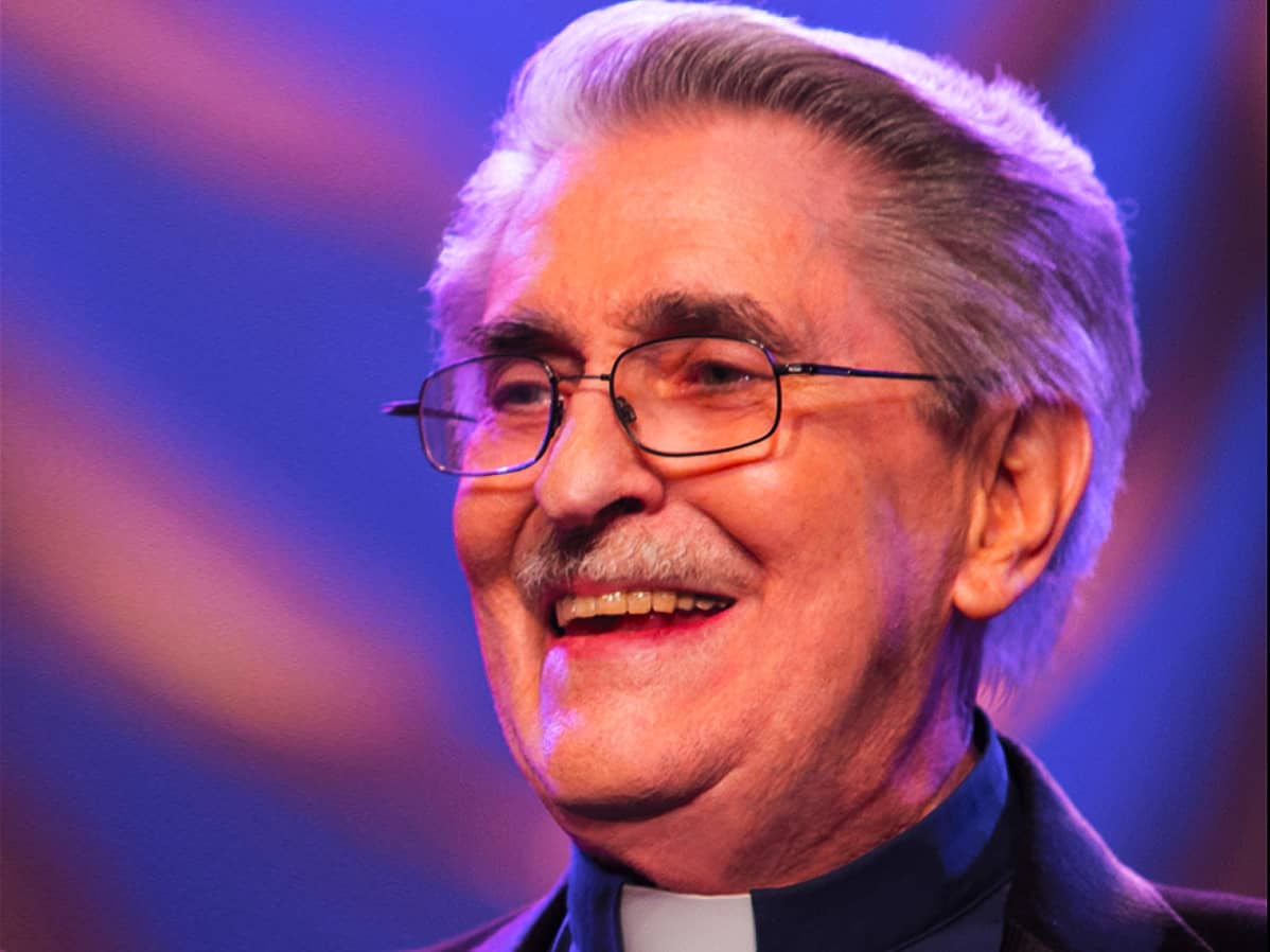 Farewell to a Christian broadcasting giant, Paul Crouch - Beliefnet