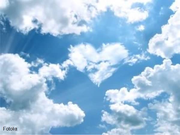 Heart-shaped cloud